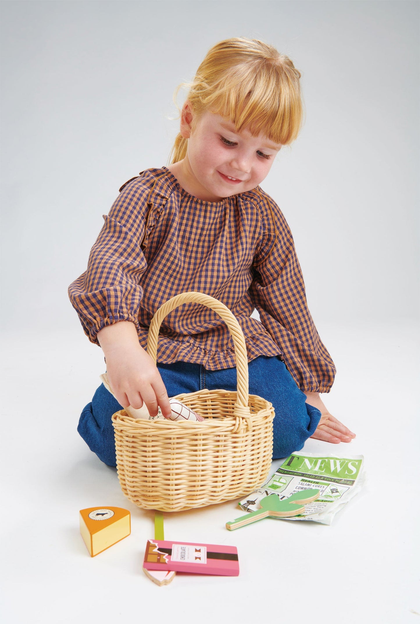 Wicker Shopping Basket and Accessories